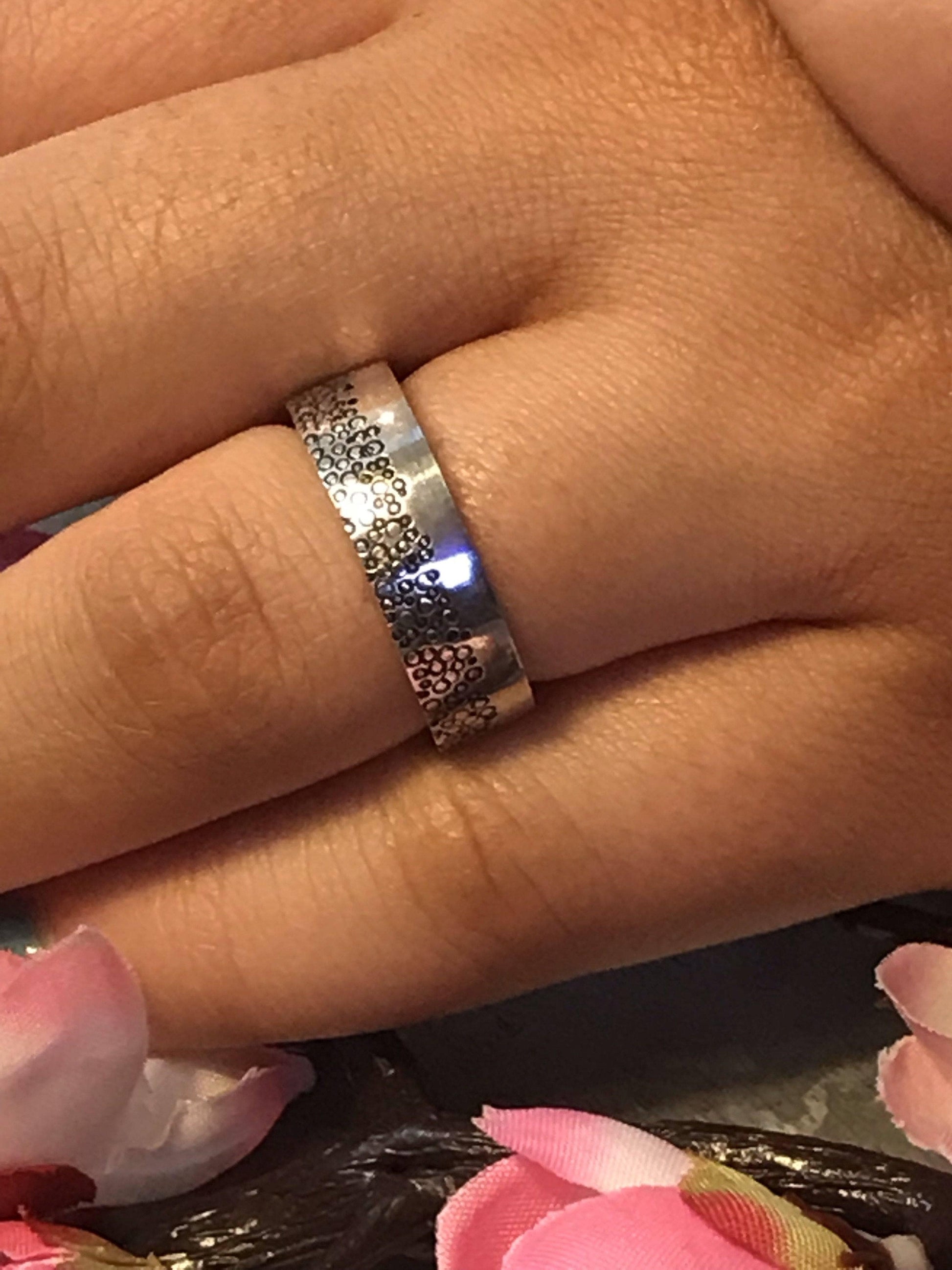 Cremation Ashes Memorial Ring Effervescent Bubbles